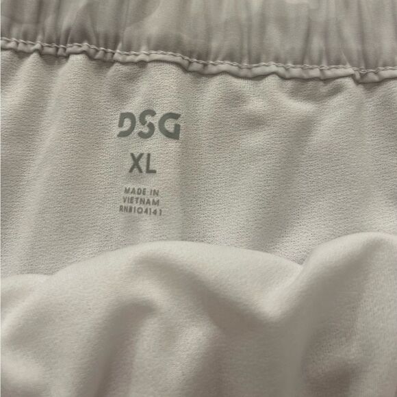 DSG Women’s high rise stride short camo gray pure white 3 inch new with tags - Picture 12 of 14